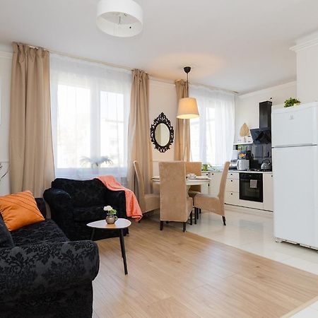 Superapart Grochowska 136, Very Close To The Mon Hospital On Saszerow Street Varsovie Extérieur photo